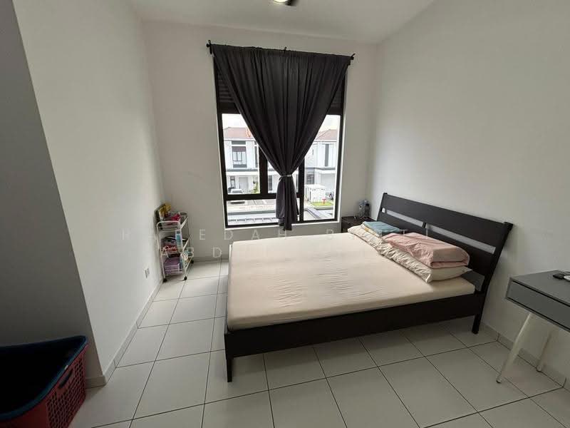 Terraced House for Sale in Eco Grandeur (Puncak Alam) - Rafedah Binti Abdul Aziz - Bedroom - PropertyGuru.com.my