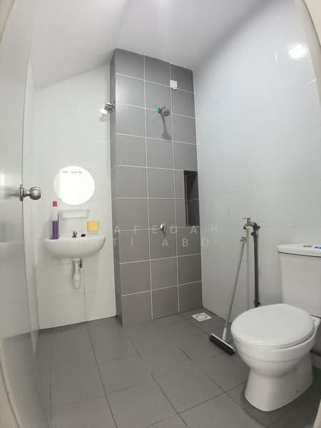 Terraced House for Sale in Eco Grandeur (Puncak Alam) - Rafedah Binti Abdul Aziz - Bathroom - PropertyGuru.com.my