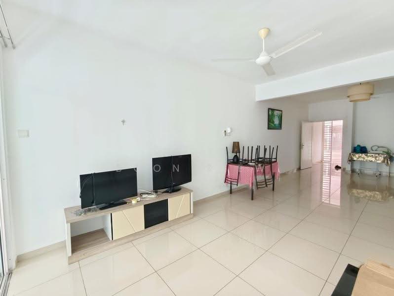 Kondominium untuk Dijual di Arena Residence - Boon Siew - Living Room - PropertyGuru.com.my