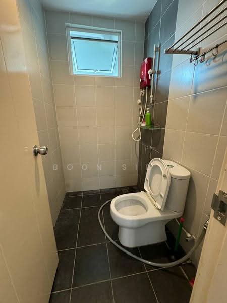Kondominium untuk Dijual di Arena Residence - Boon Siew - Bathroom - PropertyGuru.com.my