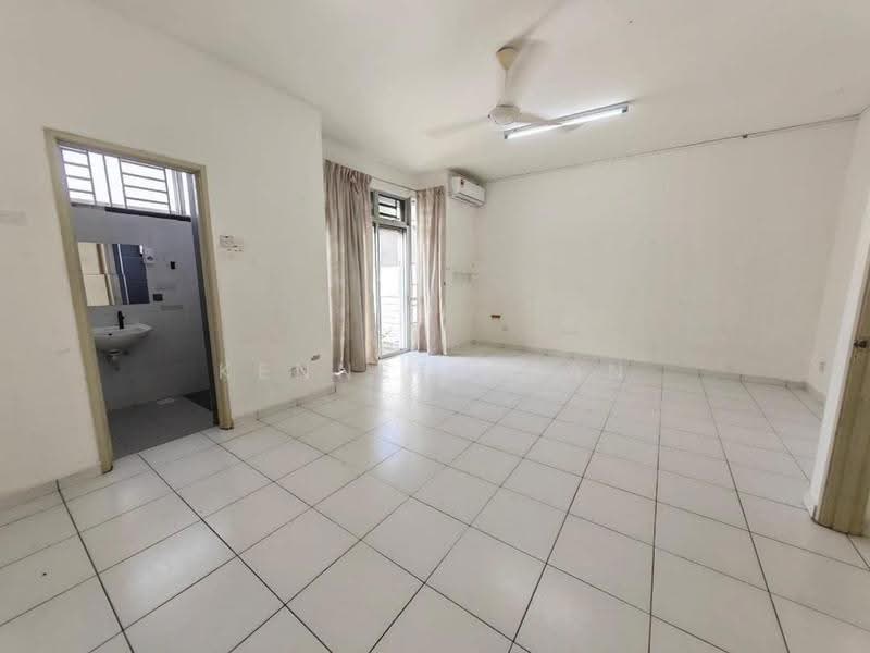 Rumah Teres 2-Tingkat untuk Dijual di Taman Desa Tebrau (Tebrau) - Kenneth Tan - Living Room - PropertyGuru.com.my