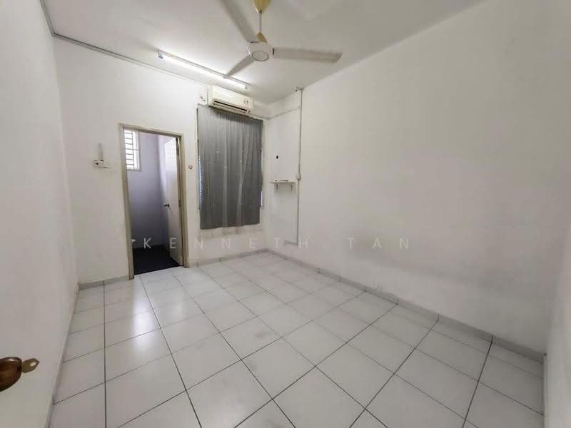 Rumah Teres 2-Tingkat untuk Dijual di Taman Desa Tebrau (Tebrau) - Kenneth Tan - Interior - PropertyGuru.com.my