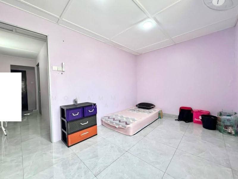 Rumah Teres 2-Tingkat untuk Dijual di Seksyen 17 (Shah Alam) - Mohammad Din Majid - Bedroom - PropertyGuru.com.my