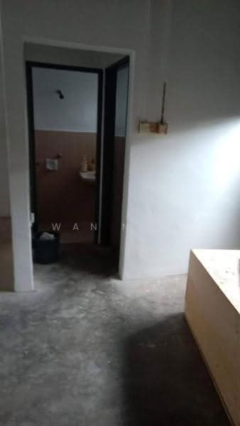 Kedai untuk Disewa di Taman Bukit Jaya (Ulu Tiram) - Wan Ning - Bathroom - PropertyGuru.com.my