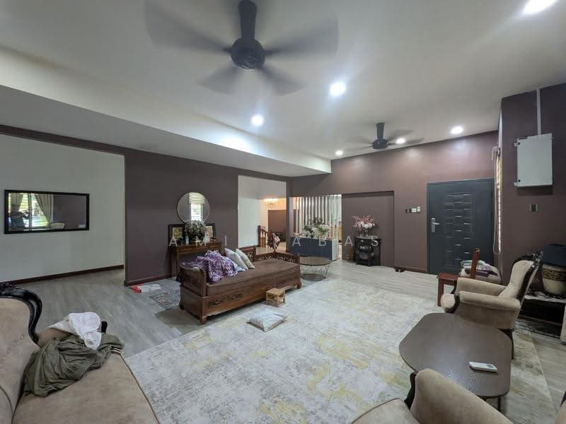 1-storey Terraced House for Sale in Sungai Penchala (Kuala Lumpur) - Amir Abas - Living Room - PropertyGuru.com.my