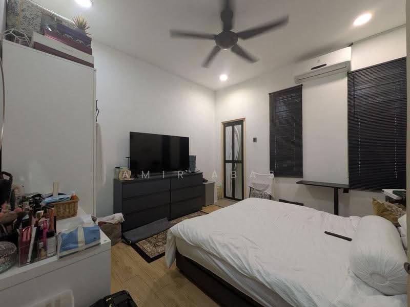 1-storey Terraced House for Sale in Sungai Penchala (Kuala Lumpur) - Amir Abas - Bedroom - PropertyGuru.com.my