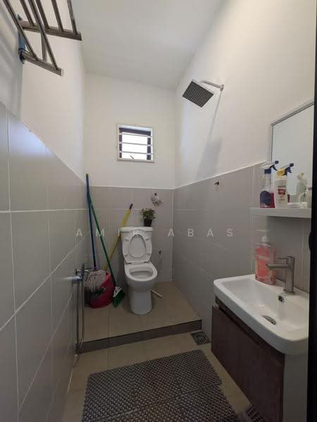 1-storey Terraced House for Sale in Sungai Penchala (Kuala Lumpur) - Amir Abas - Bathroom - PropertyGuru.com.my