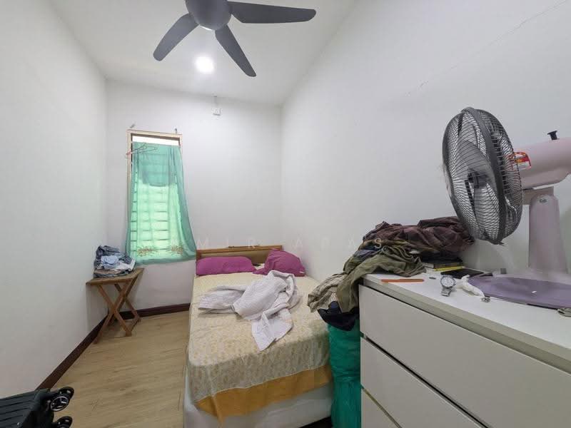 1-storey Terraced House for Sale in Sungai Penchala (Kuala Lumpur) - Amir Abas - Bedroom - PropertyGuru.com.my