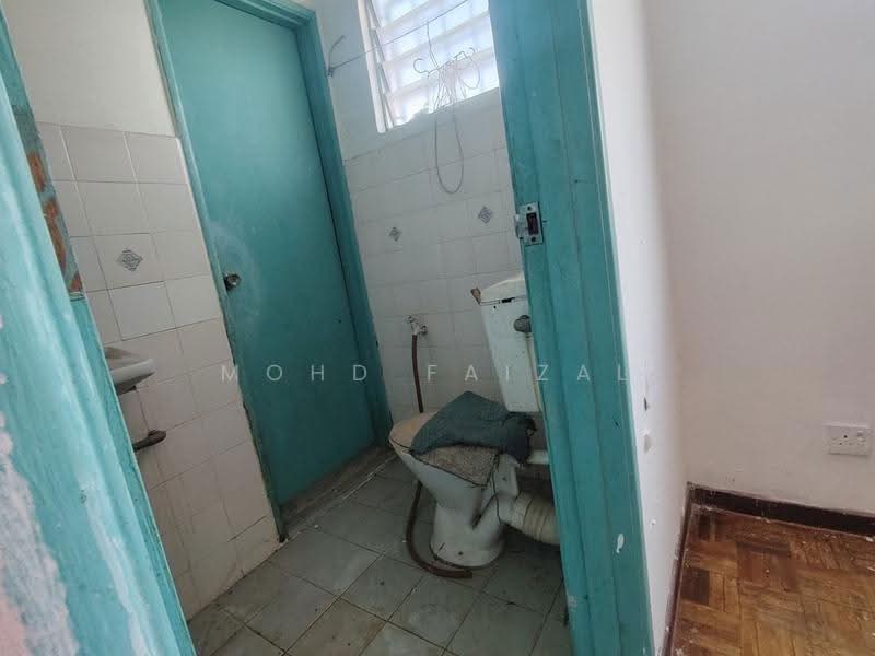 2-storey Terraced House for Sale in Rawang (Selangor) - Mohd Faizal - Bathroom - PropertyGuru.com.my