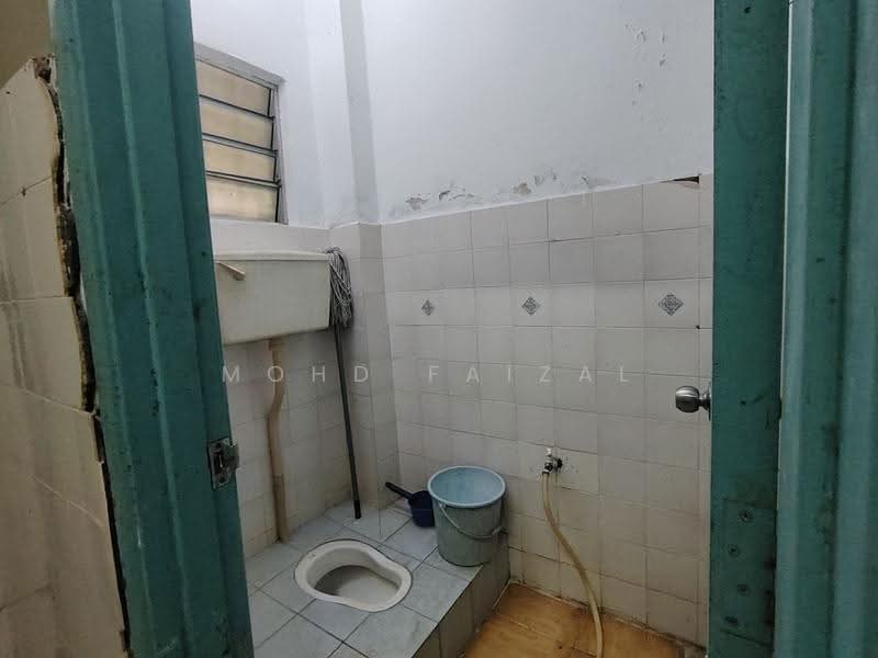 2-storey Terraced House for Sale in Rawang (Selangor) - Mohd Faizal - Bathroom - PropertyGuru.com.my