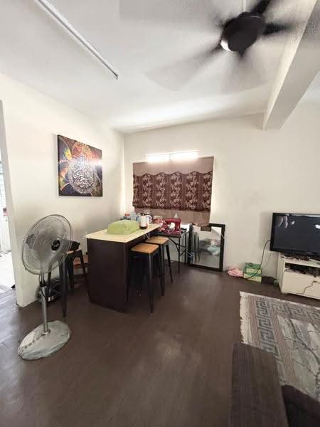 2-storey Terraced House for Sale in Taman Puncak Jalil (Seri Kembangan) - Aaron Yong - Living Room - PropertyGuru.com.my