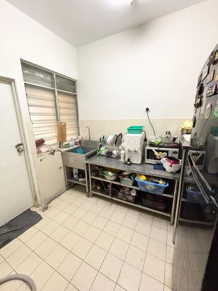 2-storey Terraced House for Sale in Taman Puncak Jalil (Seri Kembangan) - Aaron Yong - Kitchen - PropertyGuru.com.my