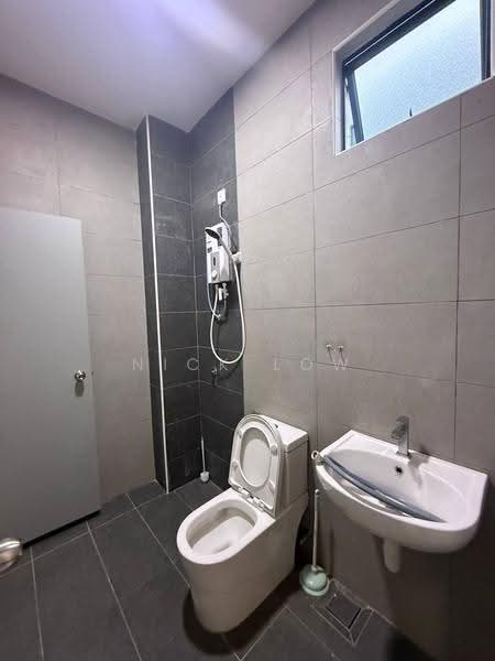 2-storey Terraced House for Rent in Bandar Layangkasa (Pasir Gudang) - Nick Low - Bathroom - PropertyGuru.com.my