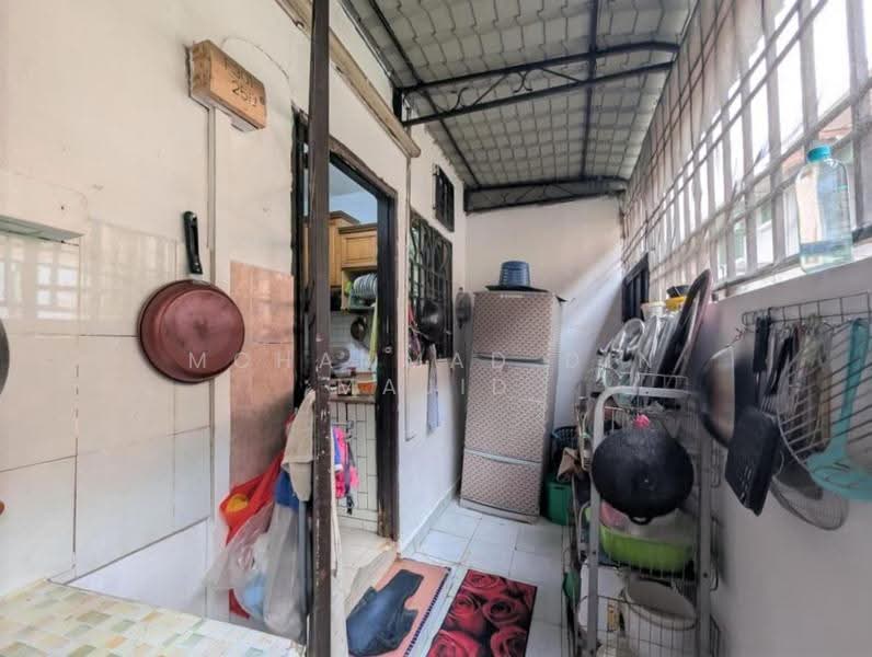 3-storey Terraced House for Sale in Desa Latania (Shah Alam) - Mohammad Din Majid - PropertyGuru.com.my