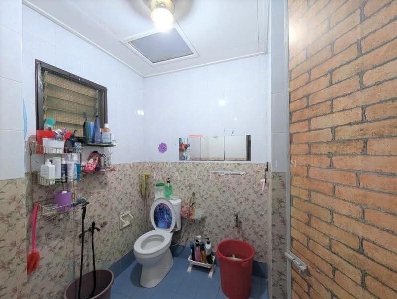 3-storey Terraced House for Sale in Desa Latania (Shah Alam) - Mohammad Din Majid - PropertyGuru.com.my