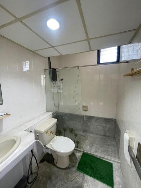 Apartment for Sale at Bukit Dumbar Permai - Boon Siew - Bathroom - PropertyGuru.com.my