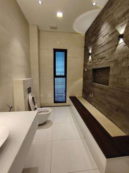 Bungalow House untuk Dijual di Taman Tunku (Bukit Tunku (Kenny Hills)) - Chris Lim - Bathroom - PropertyGuru.com.my