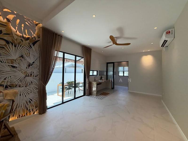 Rumah Berkembar untuk Dijual di Simpang Pulai (Perak) - Winny Chan - Living Room - PropertyGuru.com.my
