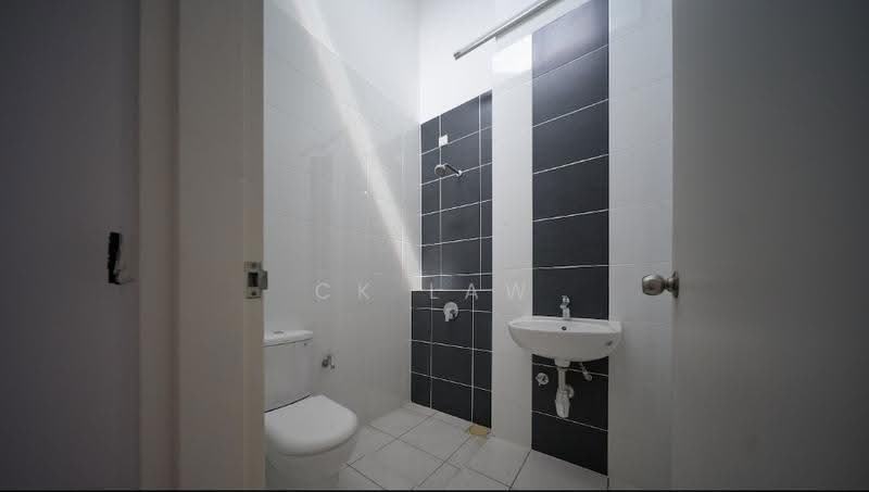 2-storey Terraced House for Rent in Semenyih (Selangor) - CK Law - Bathroom - PropertyGuru.com.my