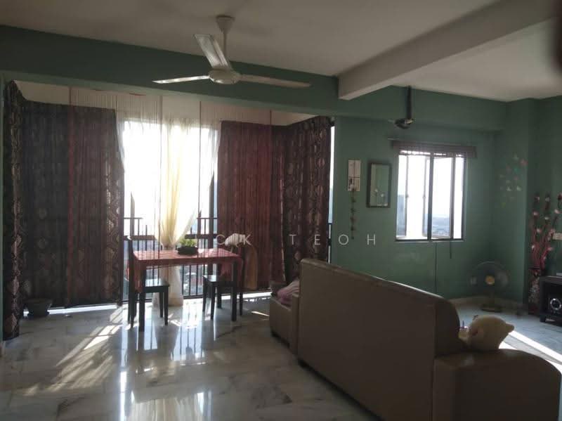 Pangsapuri untuk Dijual di Kayangan Puri Mutiara (KPM) - Vick Teoh - Living Room - PropertyGuru.com.my