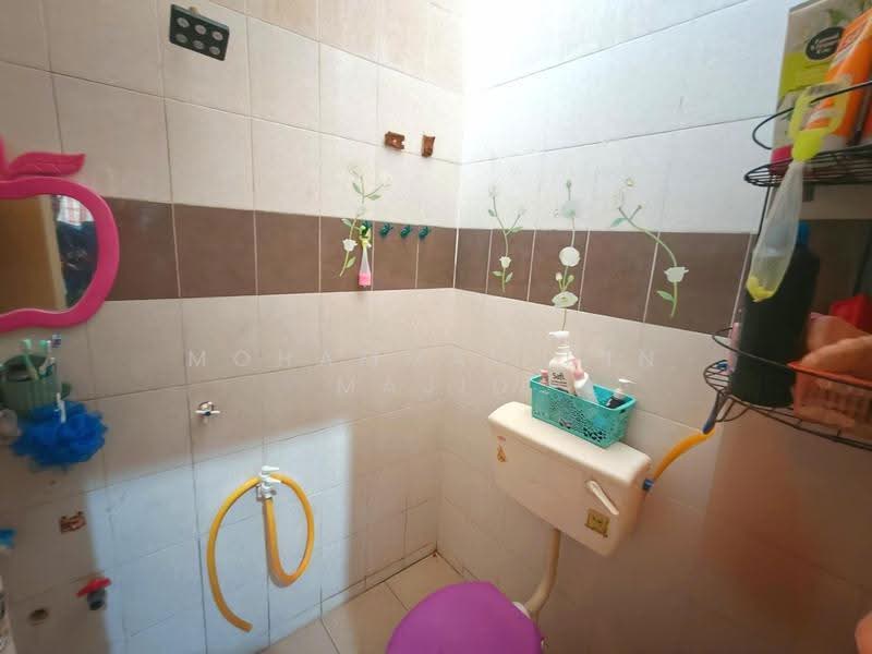 Rumah Teres 1-Tingkat untuk Dijual di Kampung Bukit Naga (Shah Alam) - Mohammad Din Majid - Bathroom - PropertyGuru.com.my