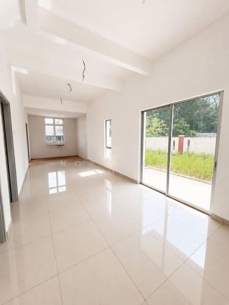 Rumah Teres 2-Tingkat untuk Dijual di Taman Warisan Villa (Nilai) - Norafian SMH - Living Room - PropertyGuru.com.my