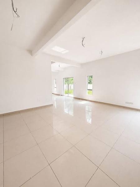 Rumah Teres 2-Tingkat untuk Dijual di Taman Warisan Villa (Nilai) - Norafian SMH - Living Room - PropertyGuru.com.my