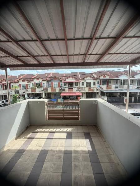 Rumah Teres 2-Tingkat untuk Disewa di Taman Mount Austin (Tebrau) - Jessica Ma - Balcony - PropertyGuru.com.my