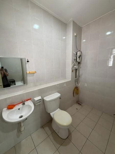Rumah Teres 2-Tingkat untuk Disewa di Taman Mount Austin (Tebrau) - Jessica Ma - Bathroom - PropertyGuru.com.my