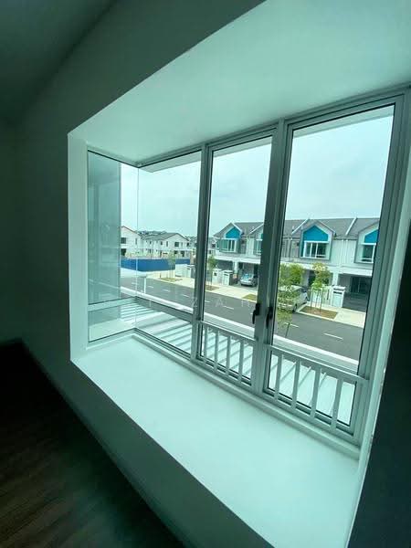 Rumah Teres untuk Dijual di Bandar Serenia (Dengkil) - Pit Zahid - View - PropertyGuru.com.my