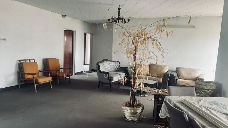 Pangsapuri untuk Dijual di Sunrise Tower - Kshio P'ng - Living Room - PropertyGuru.com.my