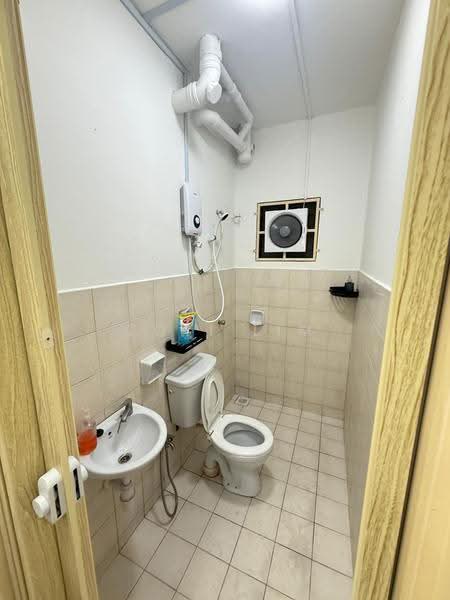 Pangsapuri untuk Disewa di Manda'rina Court - Coyi Lim - Bathroom - PropertyGuru.com.my