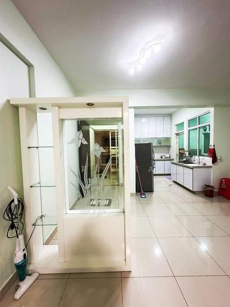 Kondominium untuk Disewa di Reflections Condominium - Jerry Tan - Kitchen - PropertyGuru.com.my