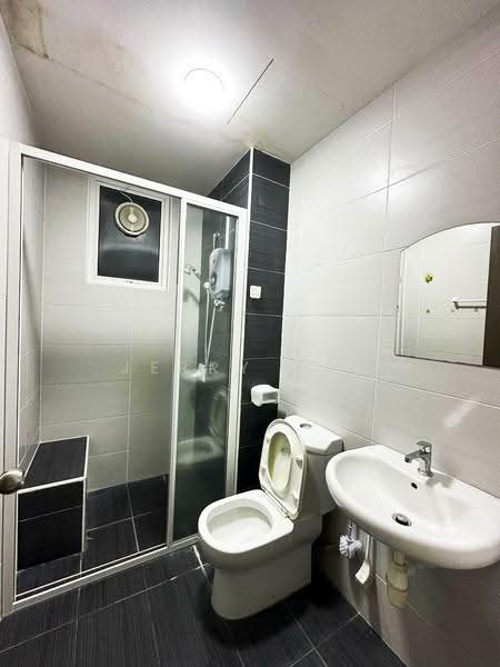 Kondominium untuk Disewa di Reflections Condominium - Jerry Tan - Bathroom - PropertyGuru.com.my