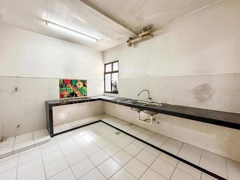 Pangsapuri untuk Dijual di Teratai Apartment @ Taman Sutera - Mohd Faizal - Kitchen - PropertyGuru.com.my