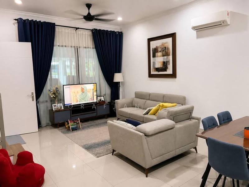 Rumah Teres 2-Tingkat untuk Dijual di Kota Seriemas (Nilai) - Norafian SMH - Living Room - PropertyGuru.com.my