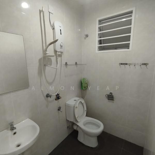 Pangsapuri untuk Disewa di Pangsapuri Saujana Permai 1 - Almon Yeap - Bathroom - PropertyGuru.com.my
