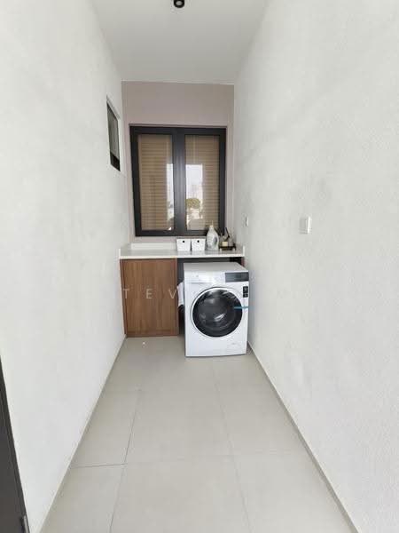 Cluster House for Sale in Bandar Rimbayu (Telok Panglima Garang) - Steve Lim - Yard Area - PropertyGuru.com.my