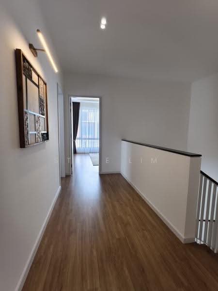Cluster House for Sale in Bandar Rimbayu (Telok Panglima Garang) - Steve Lim - 1st floor corridor - PropertyGuru.com.my