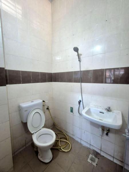 Rumah Teres 1-Tingkat untuk Dijual di Shah Alam (Selangor) - Mohammad Din Majid - Bathroom - PropertyGuru.com.my