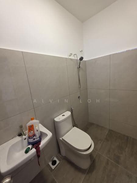 Rumah Teres untuk Dijual di Bandar Mahkota Cheras (Cheras) - Alvin Loh - Bathroom - PropertyGuru.com.my