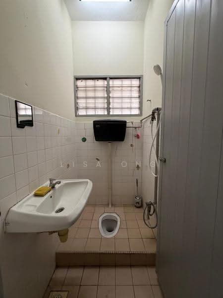 2-storey Terraced House for Rent in Taman Sri Bintang (Kepong) - Lisa Ong - Bathroom - PropertyGuru.com.my
