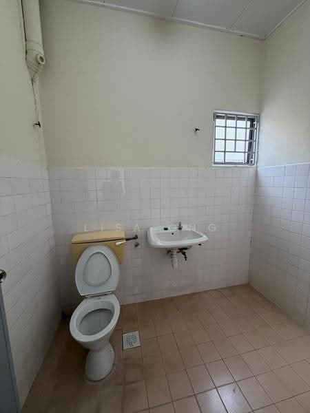 2-storey Terraced House for Rent in Taman Sri Bintang (Kepong) - Lisa Ong - Bathroom - PropertyGuru.com.my