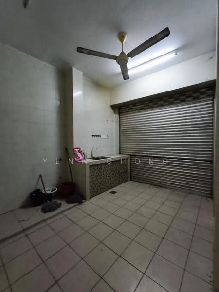 Shop for Rent in Jalan Klang Lama (Old Klang Road) (Kuala Lumpur) - Yenn Chong - Kitchen - PropertyGuru.com.my