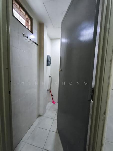 Shop for Rent in Jalan Klang Lama (Old Klang Road) (Kuala Lumpur) - Yenn Chong - Interior - PropertyGuru.com.my