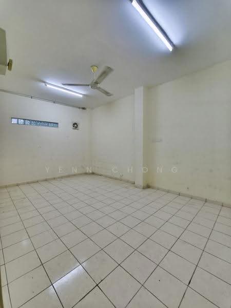 Shop for Rent in Jalan Klang Lama (Old Klang Road) (Kuala Lumpur) - Yenn Chong - Interior - PropertyGuru.com.my