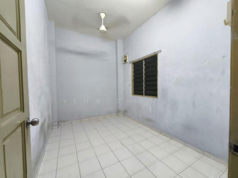 Shop for Rent in Jalan Klang Lama (Old Klang Road) (Kuala Lumpur) - Yenn Chong - Interior - PropertyGuru.com.my