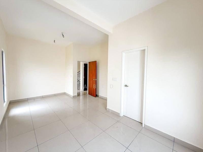 3-storey Terraced House for Sale in Ukay Bistari (Ulu Kelang) - Abid Sabarudin - Living Room - PropertyGuru.com.my