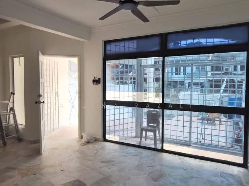 2-storey Terraced House for Sale in Seksyen 5 Wangsa Maju (Wangsa Maju) - Razlina Razali - Living Room - PropertyGuru.com.my