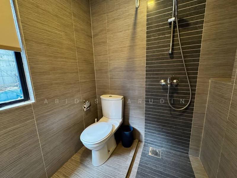 Kondominium untuk Dijual di Mayang Court - Abid Sabarudin - Bathroom - PropertyGuru.com.my